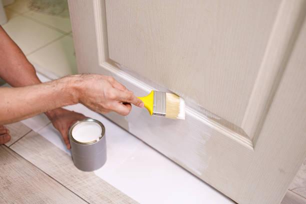 Sơn dầu lau bảo vệ cửa gỗ tự nhiên